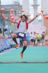 BIB: 5525
                            <button type="button" onclick="openModal(21764430)" class="btn btn-primary btn-sm float-right btn-popup" data-toggle="modal" data-target=".modal-high-quality">
                        <i class="fas fa-shopping-cart"></i> Add to Cart
                    </button>
                                            <button type="button" onclick="isThisMe(21764430, true)" class="btn btn-success btn-sm float-right btn-popup btn-isme hidden" data-toggle="tooltip" data-placement="bottom" title="นี่คือรูปของคุณใช่ไหม คลิกที่นี่เพื่อเอาเข้าอัลบั้ม">
                        <i class="fas fa-plus"></i> Add to album
                    </button>
                    <button type="button" onclick="isThisMe(21764430, false)" class="btn btn-warning btn-sm float-right btn-popup btn-isnotme hidden">
                        <i class="fas fa-ban"></i> Remove from album
                    </button>